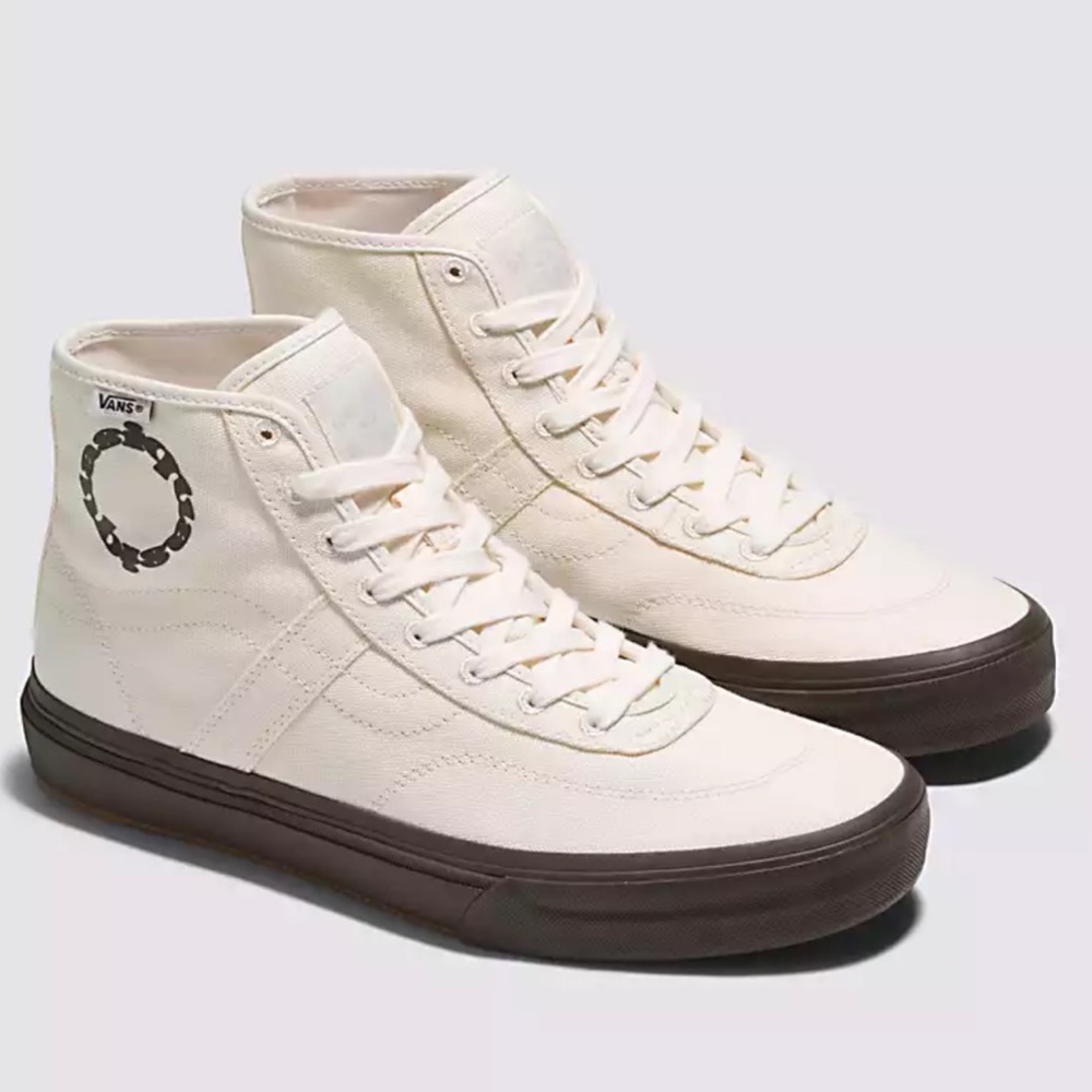 Vans Women’s Crockett High Dec
Quasi White
Vans X Quasi Crockett High Decon Shoe